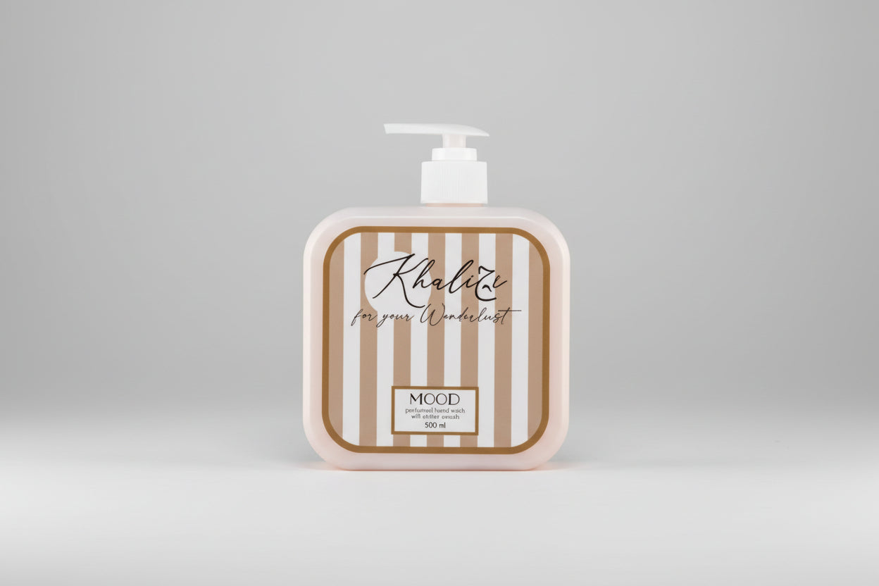 Mood Khaliji Hand Wash 500ml is a luxurious 500ml liquid soap with a formula rich in shea butter, coconut oil and aloe vera to deeply moisturize the skin, leaving a luxurious aromatic scent inspired by Gulf perfumes (such as oud), providing a feeling of freshness and softness and suitable for daily use without drying out the hands.