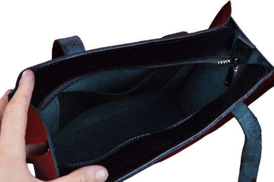 حقيبة جلد سوداء للنساء NG