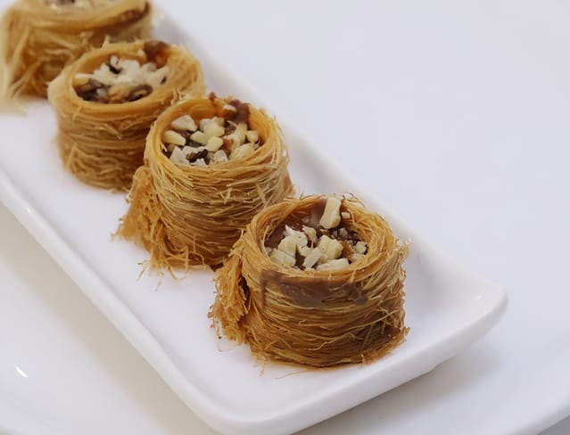 asawer-kunafa-with-chocolate-hazelnut-and-almond Tseppas